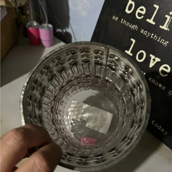 🩷Free🩷Hurricane pink candle holder new - Picture 3 of 5